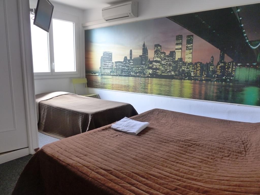 Hotel Vila Frontignan Bagian luar foto